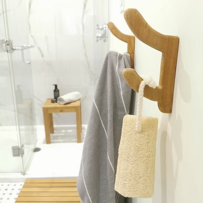 Crochets en teck (2)